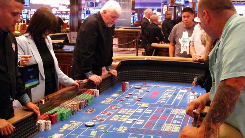 Secrets of playing in a live casino: tips from the pros